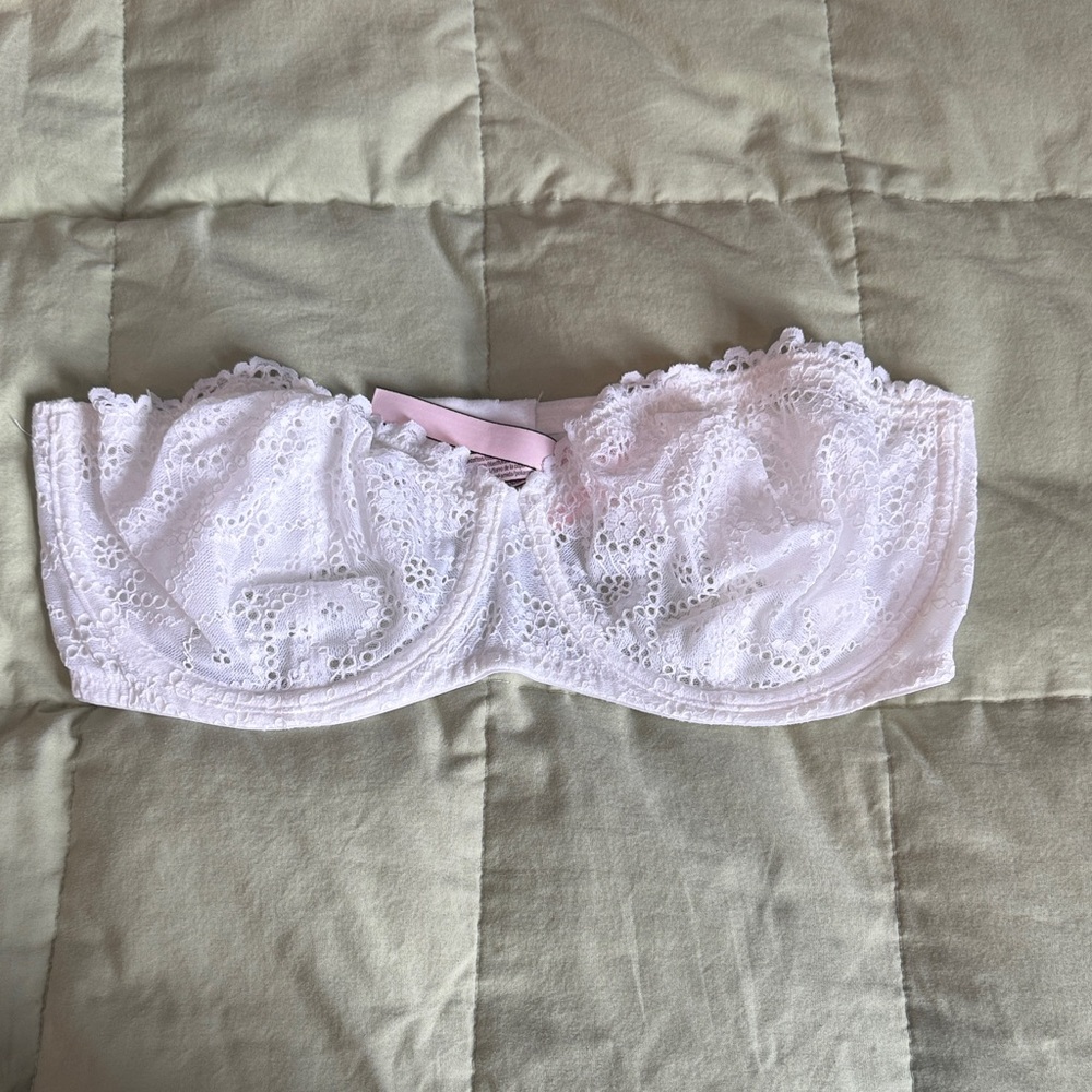 Victoria's Secret White Lace Strapless Bra